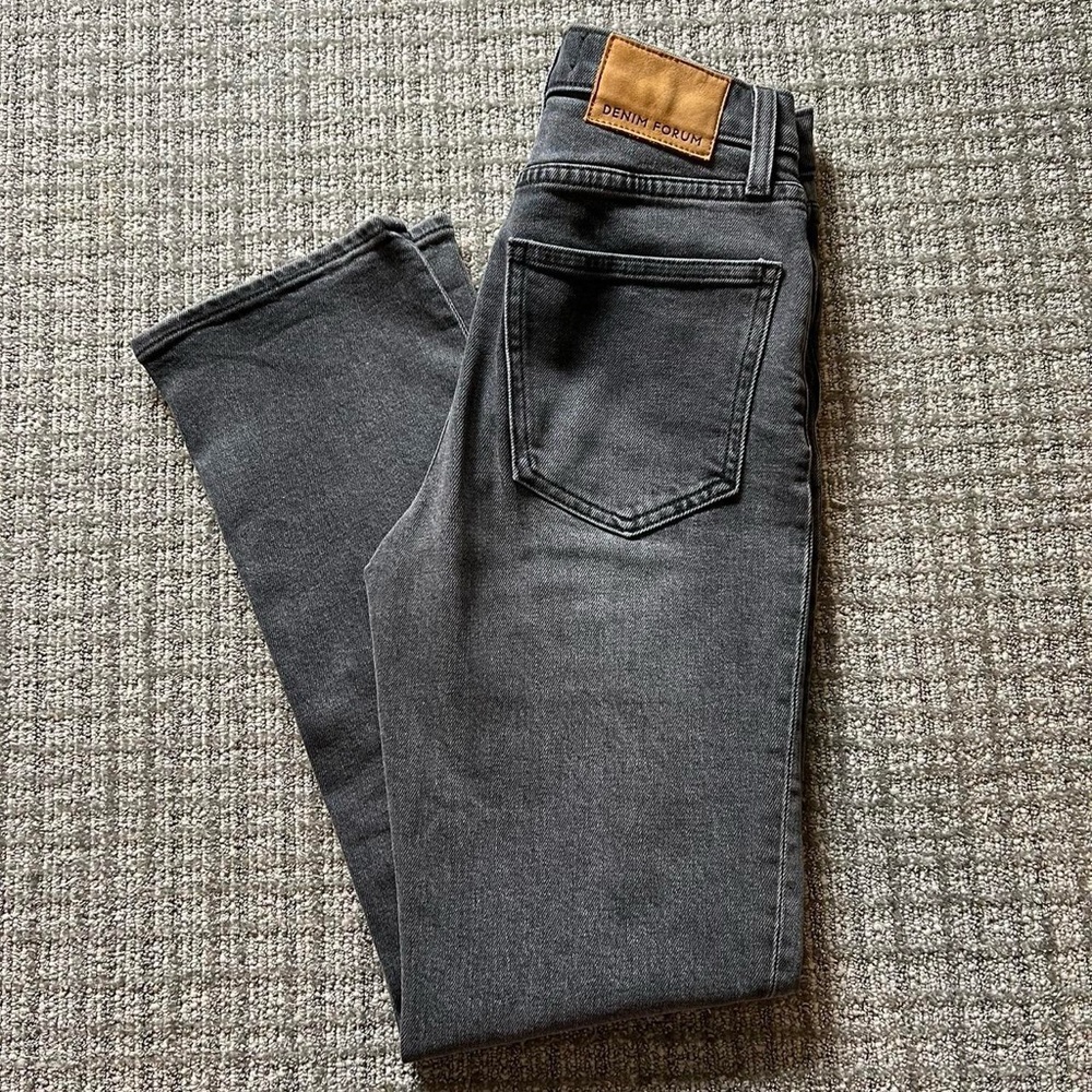 Aritzia Denim Forum Arlo High Rise Straight Jeans 23W 28L